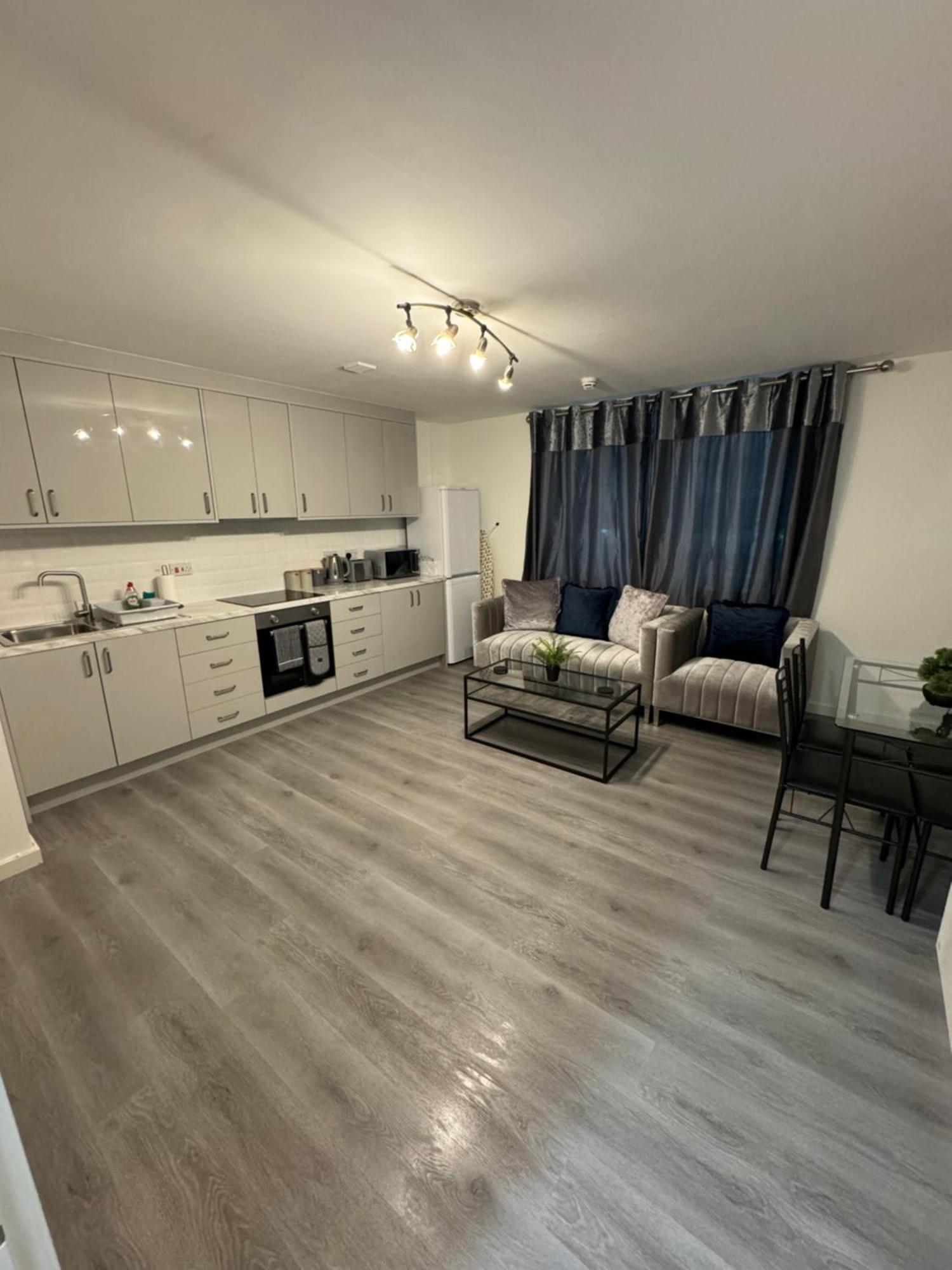Modern Smart 2 Bedroom Apartment Central แมนเชสเตอร์ ภายนอก รูปภาพ